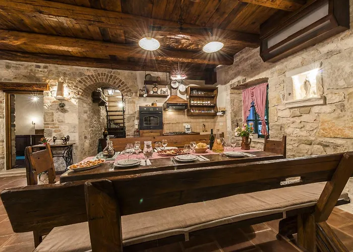 šišman In Zemunik Donji - Haus Für 10 Personen * Donji Zemunik