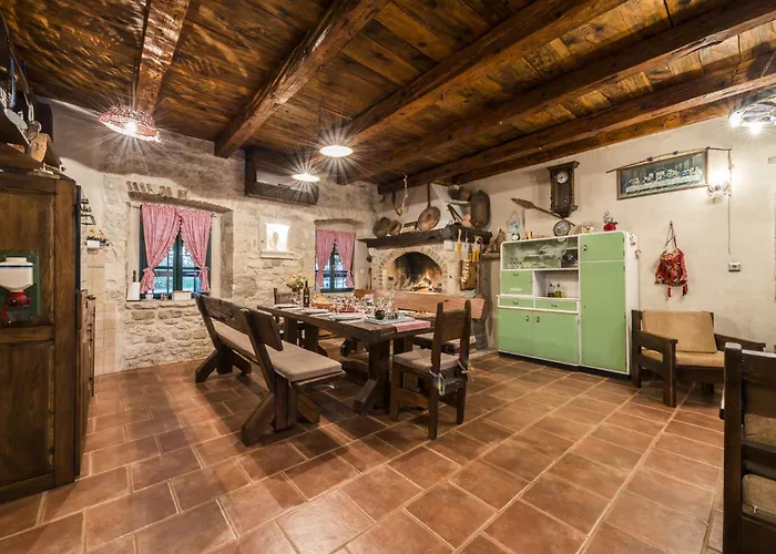 šišman In Zemunik Donji - Haus Für 10 Personen Сasa de vacaciones *