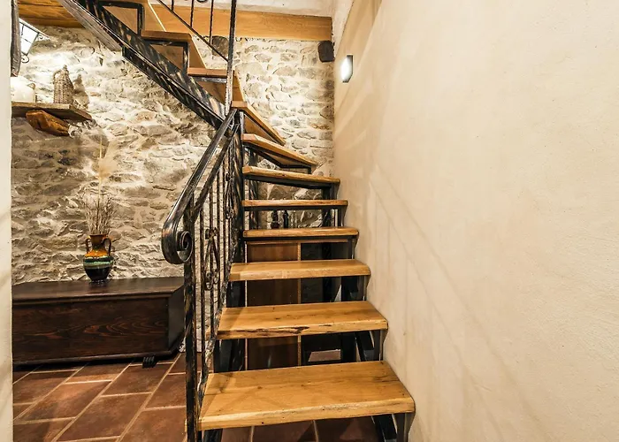 šišman In Zemunik Donji - Haus Für 10 Personen Сasa de vacaciones *