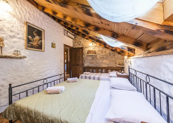šišman In Zemunik Donji - Haus Für 10 Personen Donji Zemunik