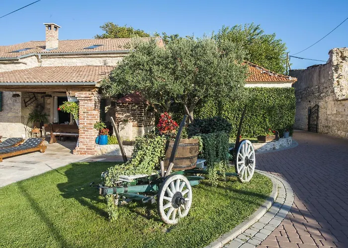 Casa de Férias Sisman In Zemunik Donji - Haus Fuer 10 Personen Donji Zemunik